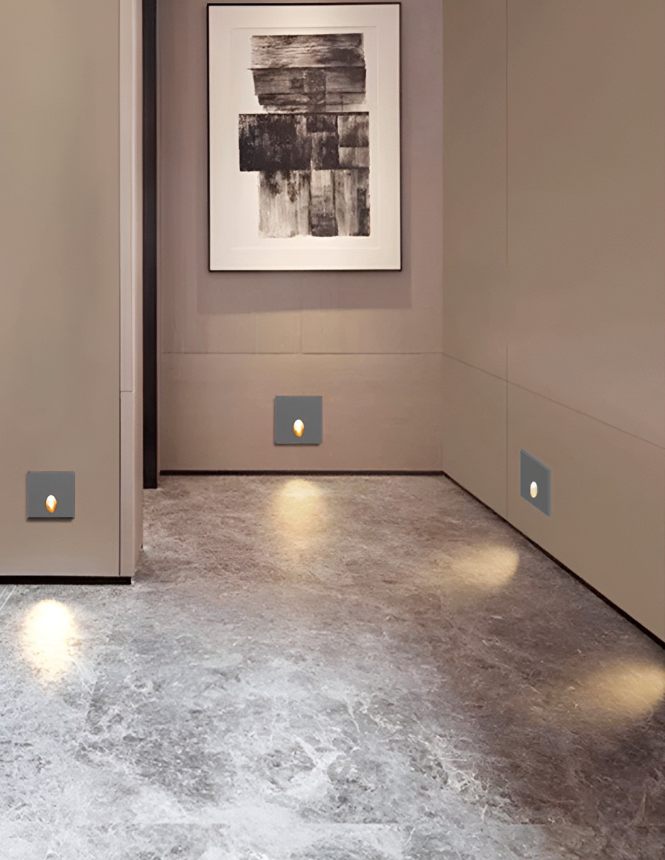 LUZ DE CORTESÍA CUADRADO APERTURA OVALADA 3000K 40º GRIS