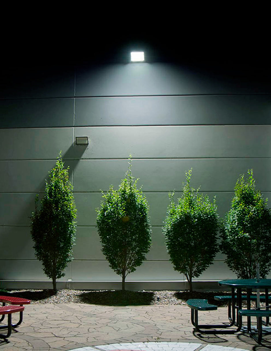 LUMINARIO LED REFLECTOR 50W 5000K 100-240V IP65 NEGRO